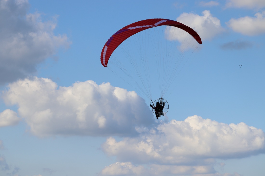 Sandra Moreels paramotor